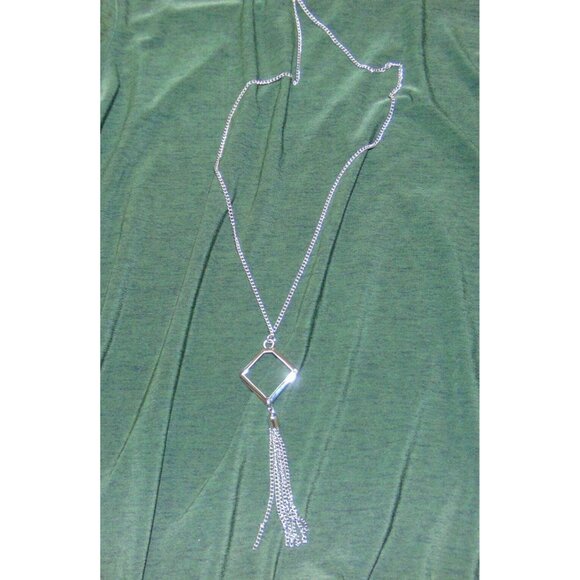 Womens Shirt Medium Green Long Sleeve Scoop Neck Banded Hem Top & Necklace Apt 9 - Picture 5 of 6